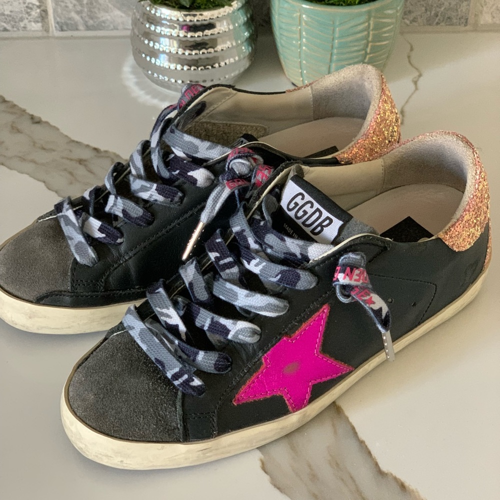 EUC. Golden goose size 35. Gorgeous pink star/glitter. Original grey laces.
